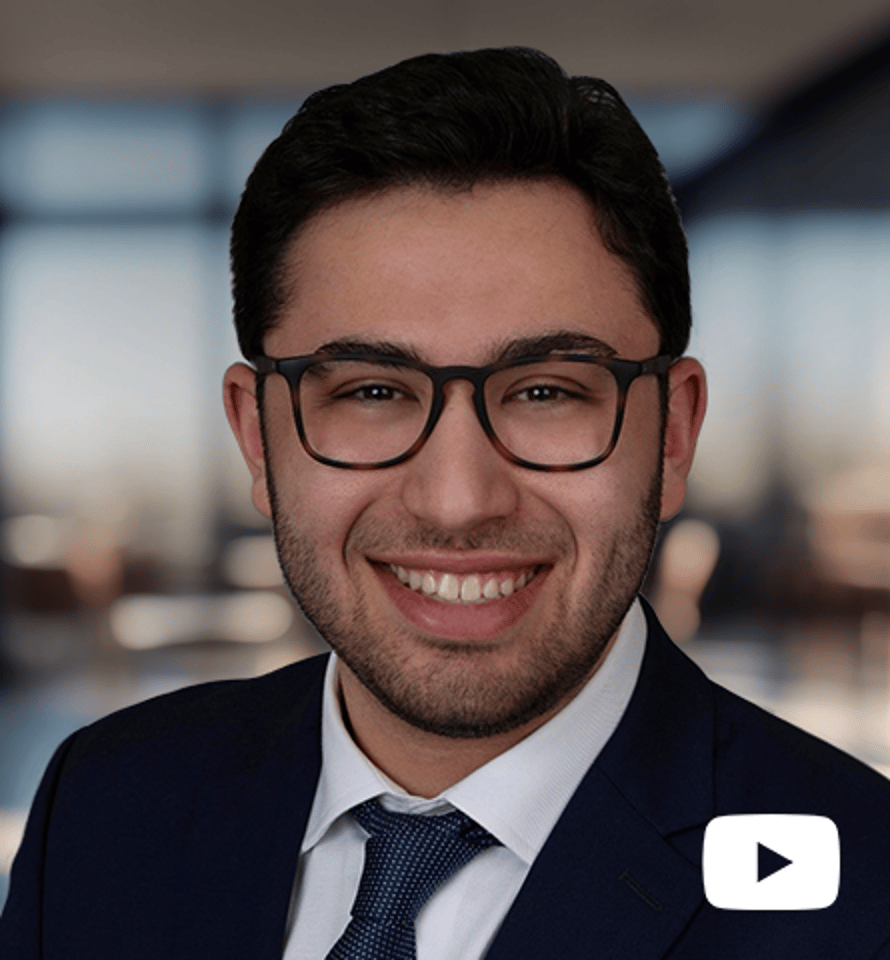 Adam J., pasante, recorte, proyecto